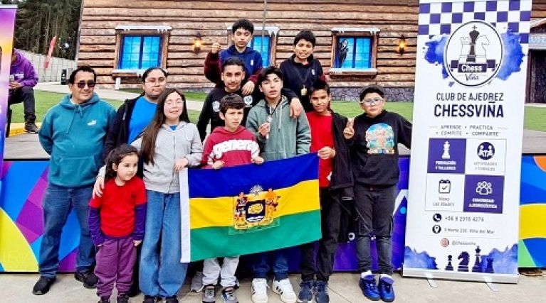 Alumnos de la Escuela Municipal de Ajedrez de Curacaví destacan con brillante actuación en Quillota y Reñaca