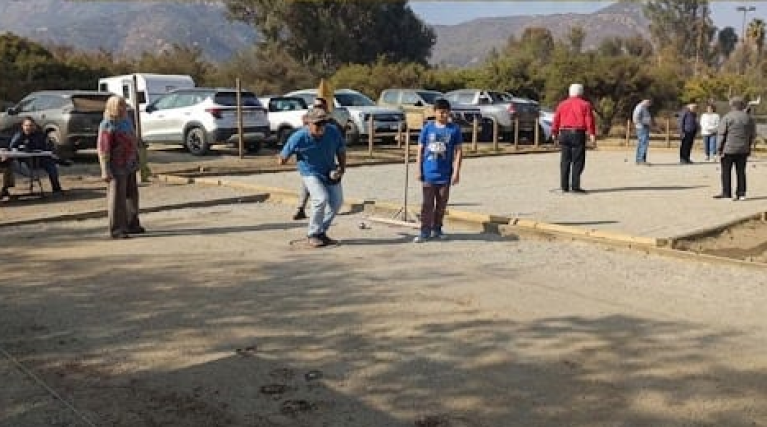 Por primera vez se realiza un campeonato interregional de petanque en Curacaví