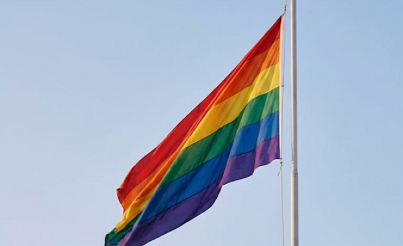 Curacaví conmemora el  Mes del Orgullo  con acto simbólico en la municipalidad