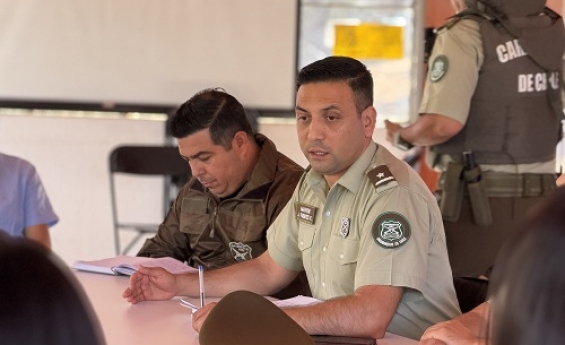 Charla preventiva fortalece coordinación entre Carabineros y comunidades educativas de Curacaví