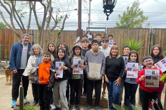Estudiantes del Colegio Vida Sports exploran el mundo del periodismo local en el Semanario Buenos Días Curacaví