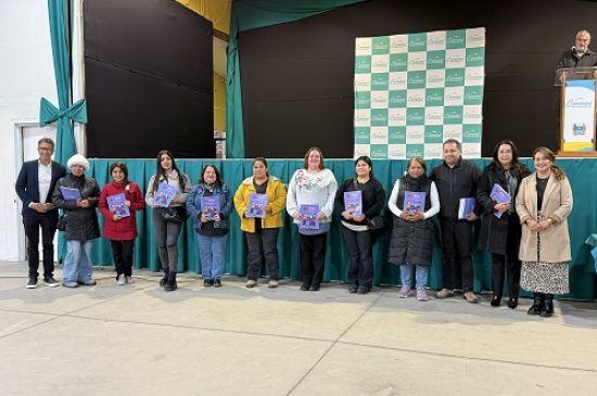 Programa Mujeres Jefas de Hogar realizó ceremonia de egreso y bienvenida a nuevas participantes en Curacaví