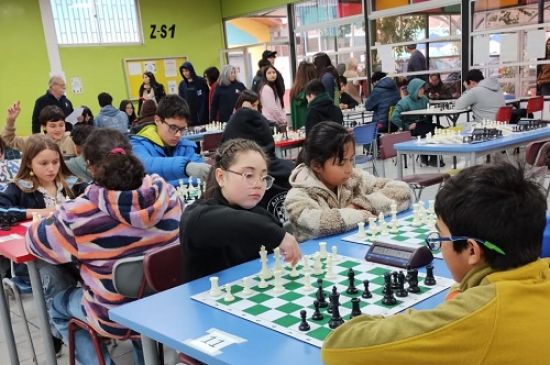 Destacada actuación de la Escuela Municipal de Ajedrez de Curacaví en el Circuito Escolar Área 5 de Llay-Llay